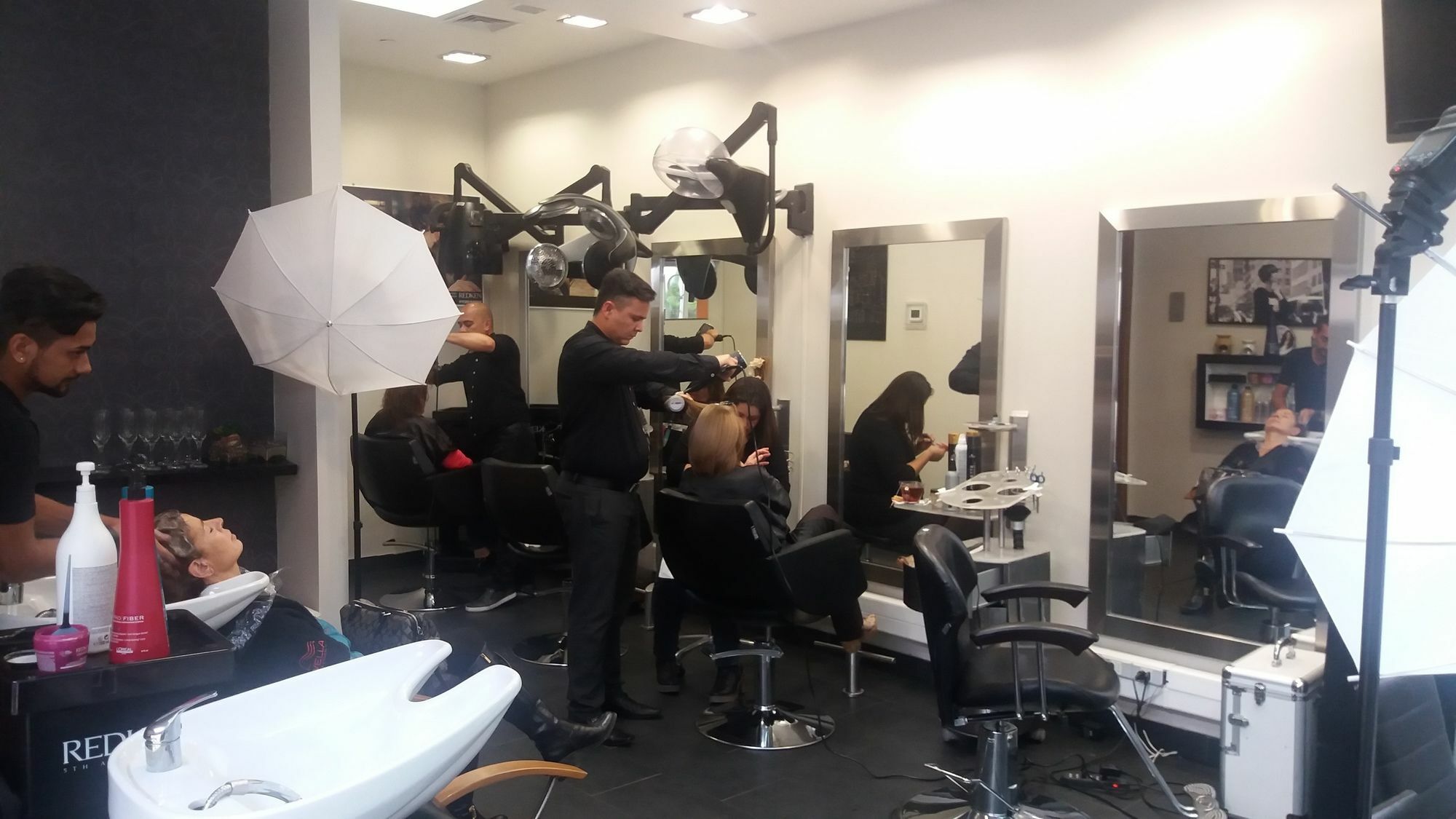 Enjoy Coquimbo Hotell Exteriör bild A hair salon in Paris, France