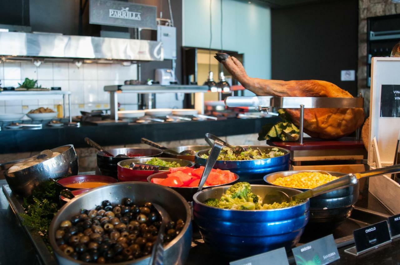 Enjoy Coquimbo Hotell Exteriör bild A salad bar
